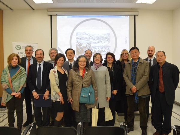 部分参会教授和孔院工作人员合影.JPG